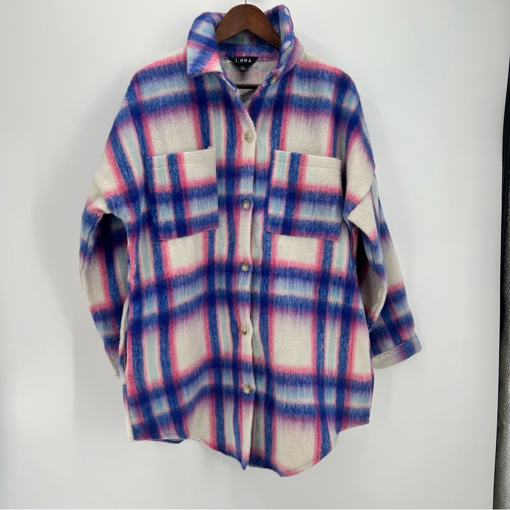 Tunic Length Plaid Shacket with Pockets, size Small